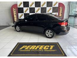 KIA MOTORS - CERATO - 2011/2011 - Preta - R$ 45.900,00
