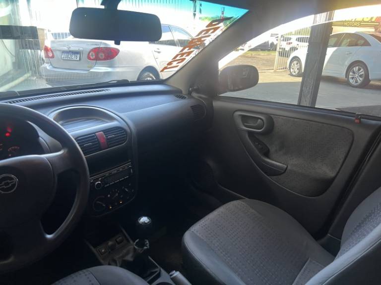 CHEVROLET - CORSA - 2012/2012 - Prata - R$ 34.900,00