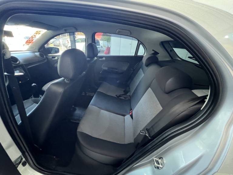 VOLKSWAGEN - GOL - 2014/2014 - Prata - R$ 36.900,00