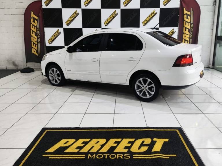 VOLKSWAGEN - VOYAGE - 2013/2013 - Branca - R$ 35.900,00