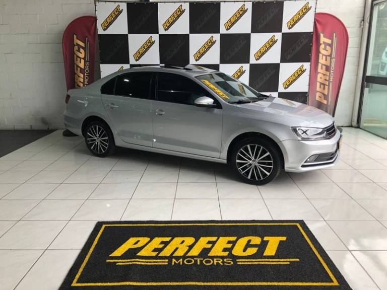 VOLKSWAGEN - JETTA - 2016/2016 - Prata - R$ 79.900,00