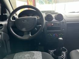 FORD - FIESTA - 2011/2011 - Vermelha - R$ 33.900,00