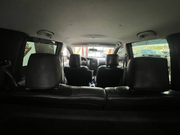 NISSAN - LIVINA - 2013/2013 - Prata - R$ 35.900,00