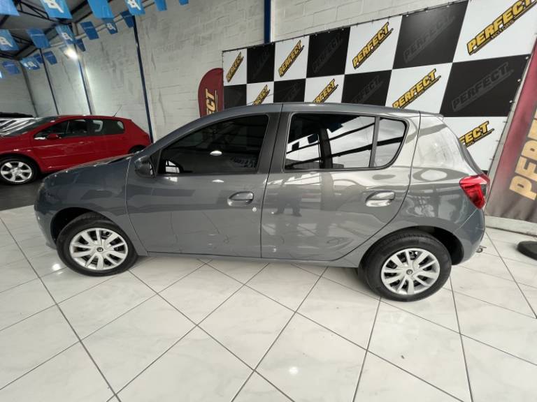 RENAULT - SANDERO - 2018/2018 - Cinza - R$ 44.900,00