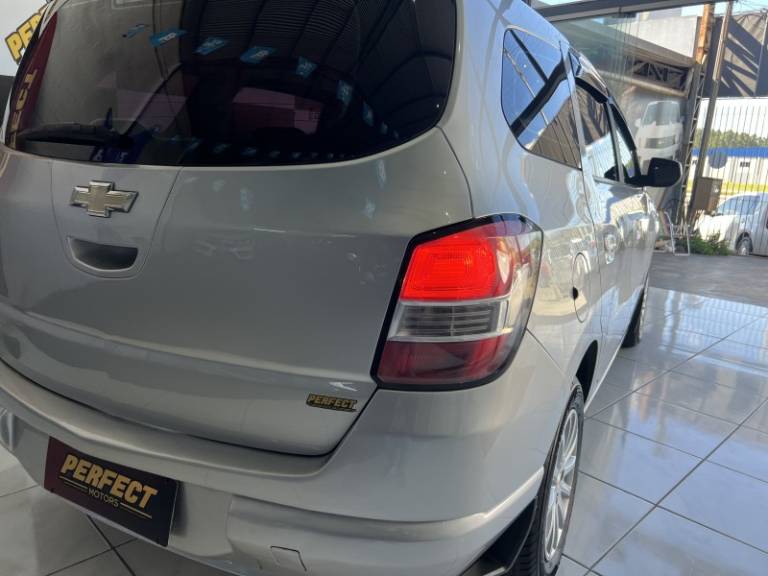 CHEVROLET - SPIN - 2013/2013 - Prata - R$ 44.900,00