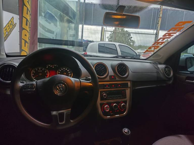 VOLKSWAGEN - VOYAGE - 2013/2013 - Branca - R$ 35.900,00
